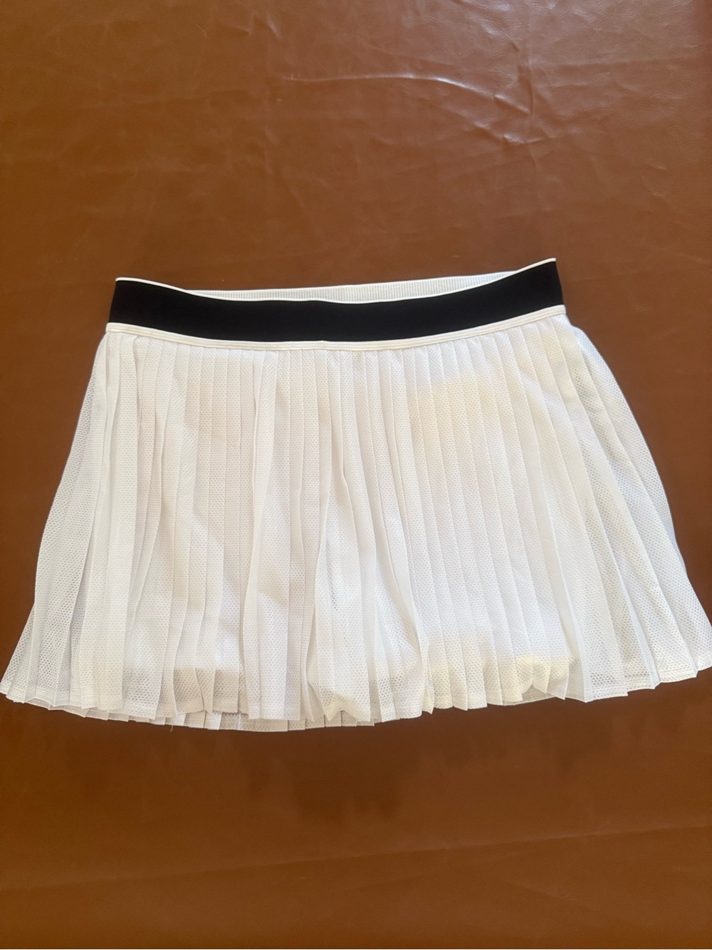 Athleta White Pleated Mesh Athletic Skort with Black Waistband